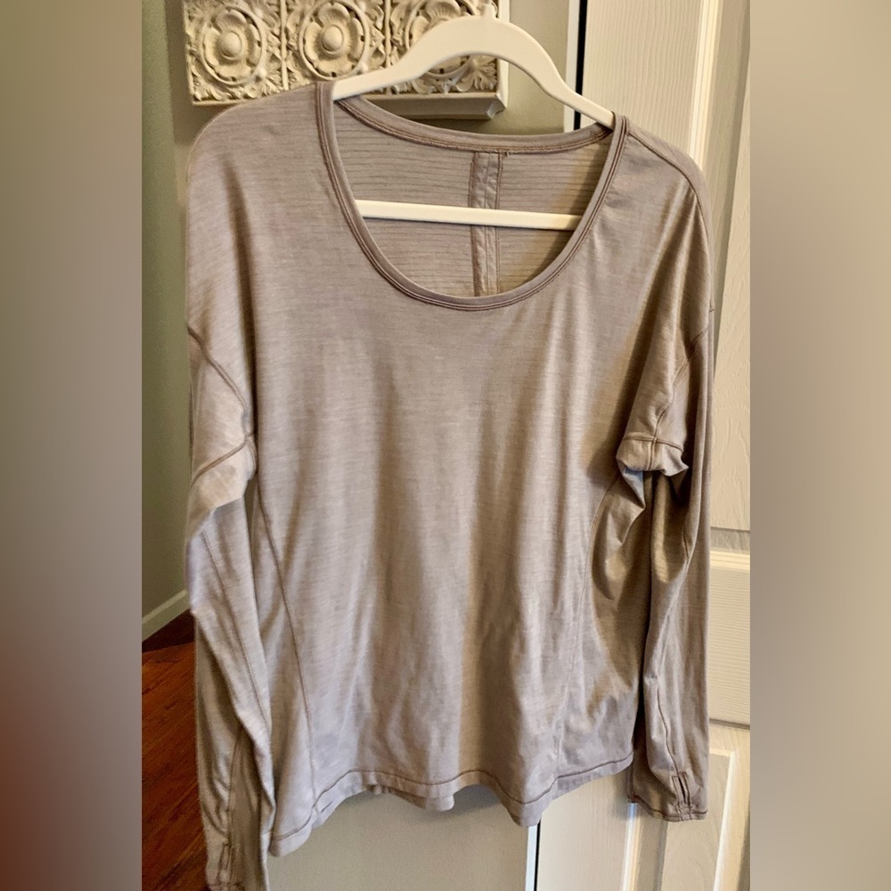 Lululemon Athletica Gray Long Sleeve Top